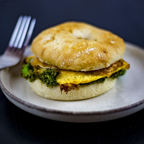 Cristal bagel s vajíčkem a slaninou